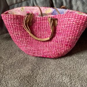 Woman’s Banana Republic Pink Straw Handbag Purse